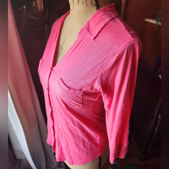 Express Pink Button-Front Collared Top - Picture 2 of 5
